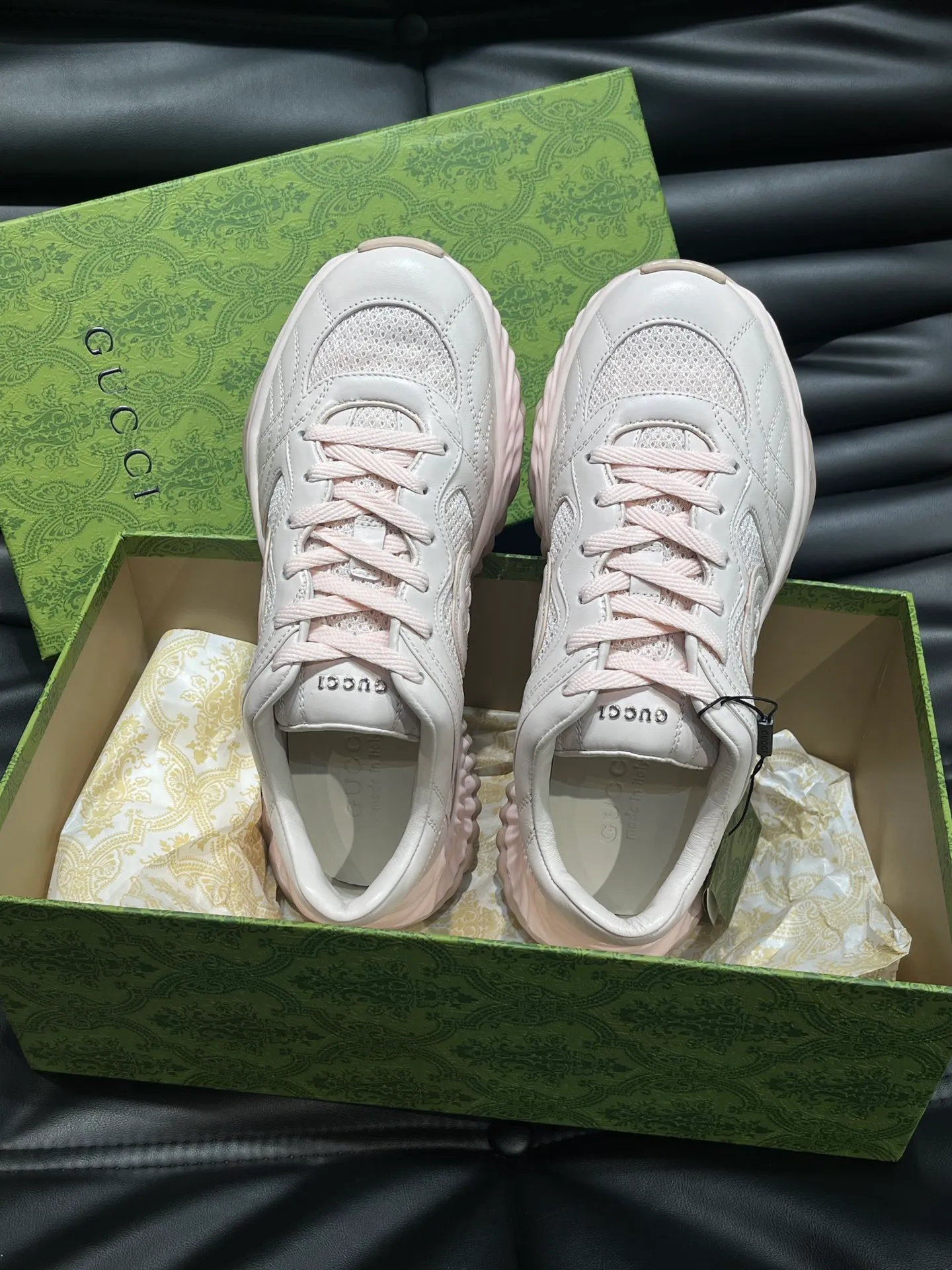 Men's Men's Shoes💰p760 "Gucc*" Ri Men's Men's Shoes💰p Men's Men's Shoes💰ple Series 2024ss👫Couple Style Casual Sports Shoes, buy the original and accurately reproduce it! Restore the quality of details, Gucci Ri men's shoes 💰p men's shoes 💰ple series sports shoes are made with innovative stitching technology to create a flowing texture like water. The leather design is paired with three-dimensional interlocking Double G leather patches and Gucci letter metal accessories, creating a free flowing texture of the entire shoe with a 3D effect. A classic and versatile piece that feels super comfortable on your feet! Female 35-40 Male 38-45